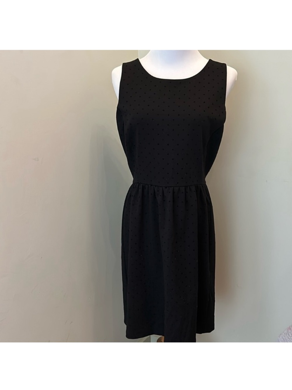 GAP Black Sleeveless Midi Dress with Subtle Dot Texture